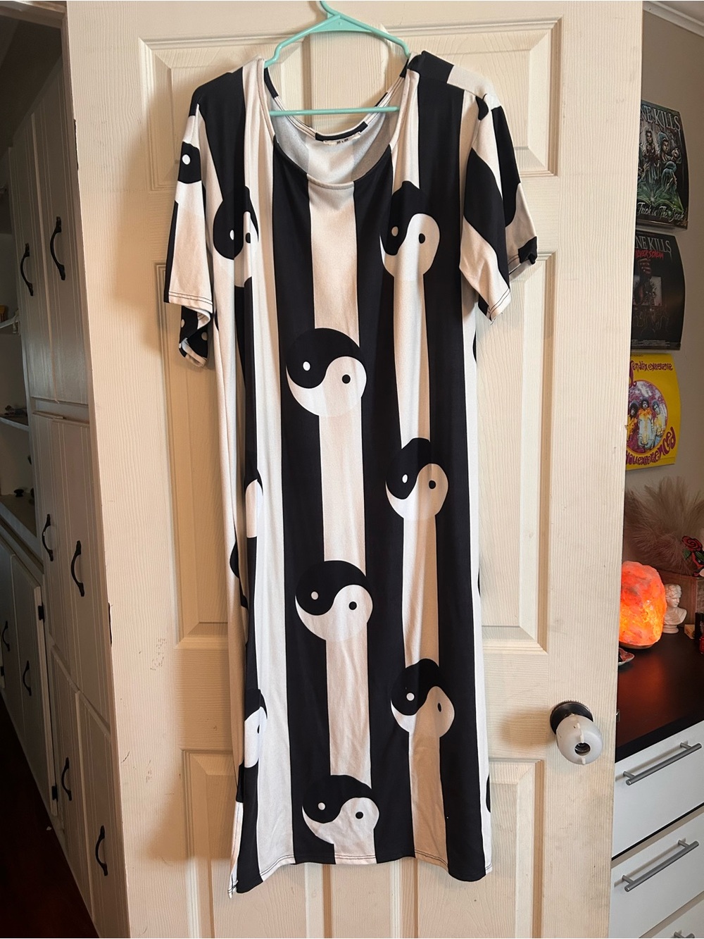 Black & White Yin Yang Stripe Maxi Dress